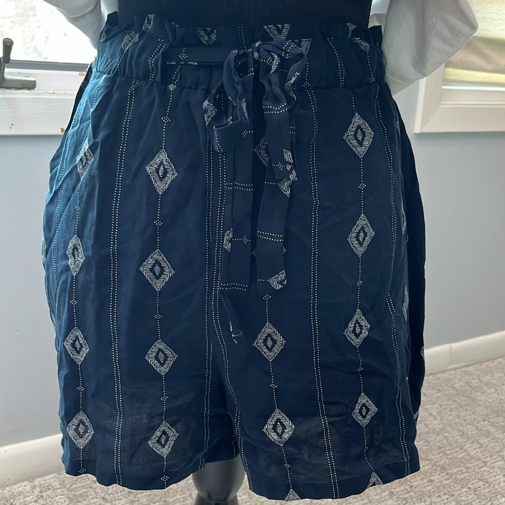 Good Luck Gem shorts